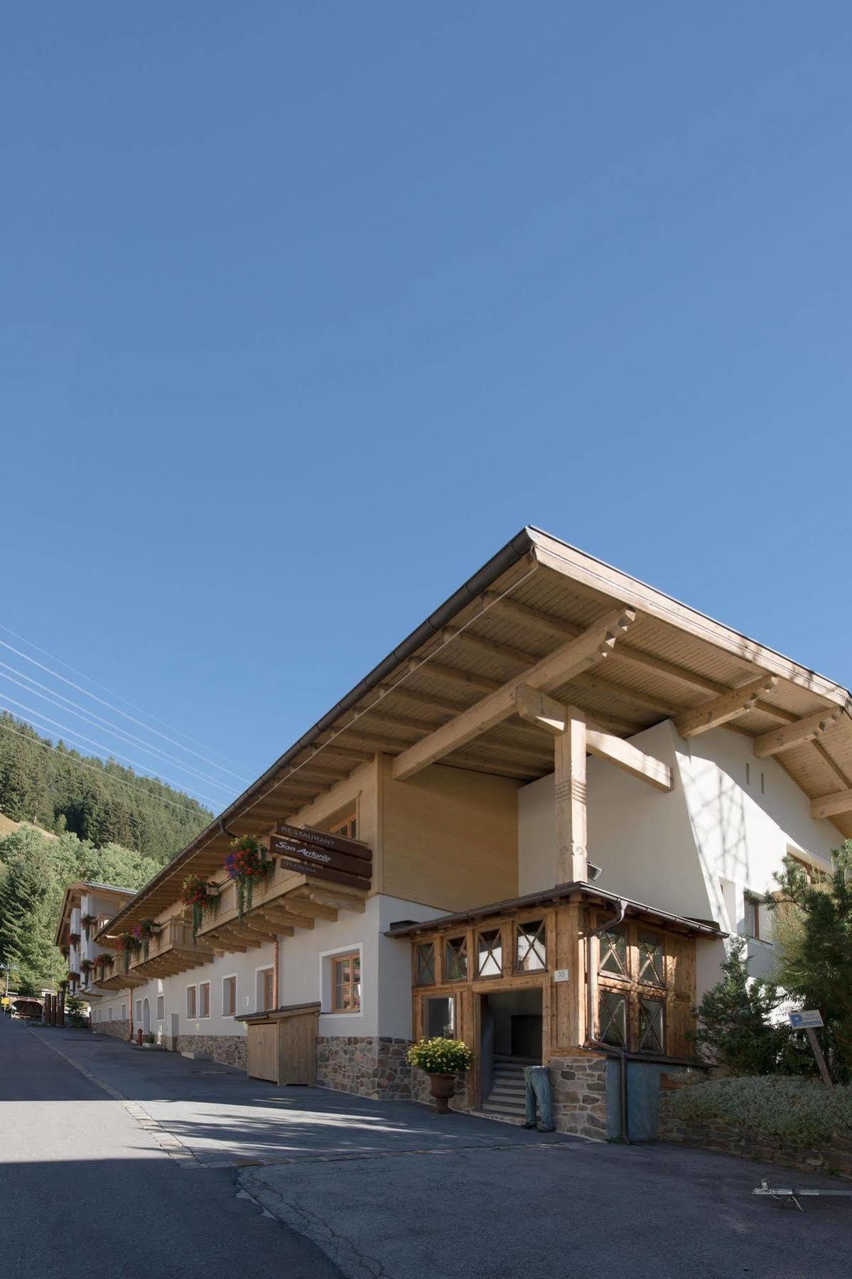 Apart Hotel San Antonio St Anton am Arlberg Eksteriør billede